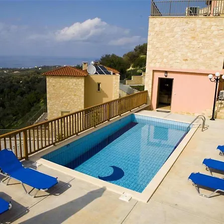 Comfortable House For 10 Persons, With Swimming Pool Hébergement de vacances Réthymnon