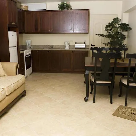Comfortable House For 10 Persons, With Swimming Pool 度假居
