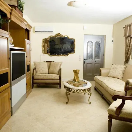 Hébergement de vacances Comfortable House For 10 Persons, With Swimming Pool *
