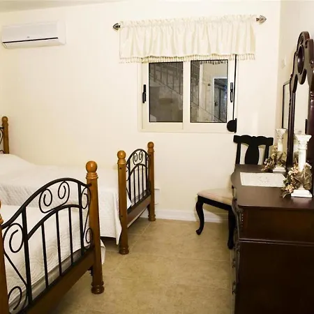 Comfortable House For 10 Persons, With Swimming Pool Ferienhaus *